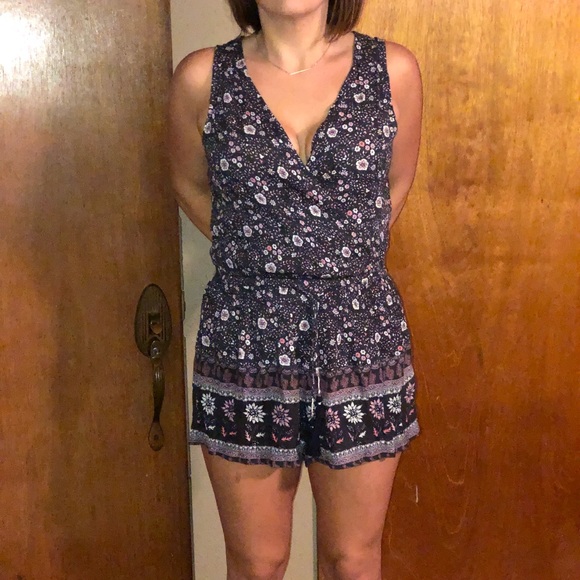 NWT American Eagle romper - Picture 4 of 5